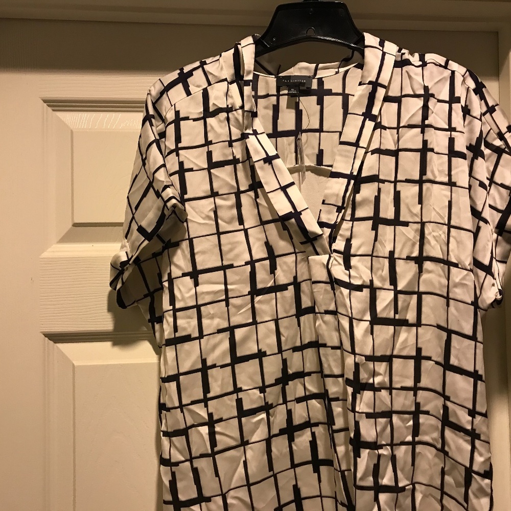 The Limited Black and White New with Tags. Sleeve Blouse